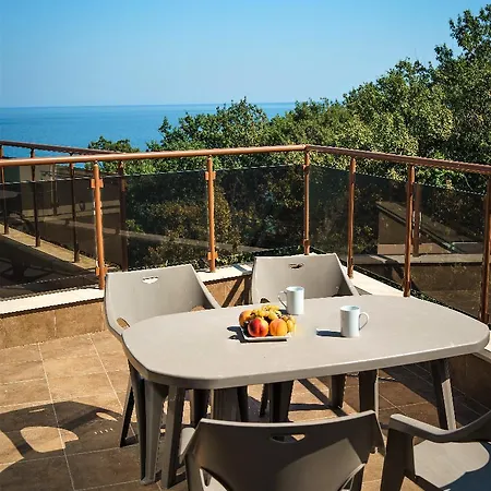 Moreto Seaside Lejlighedshotel 3*